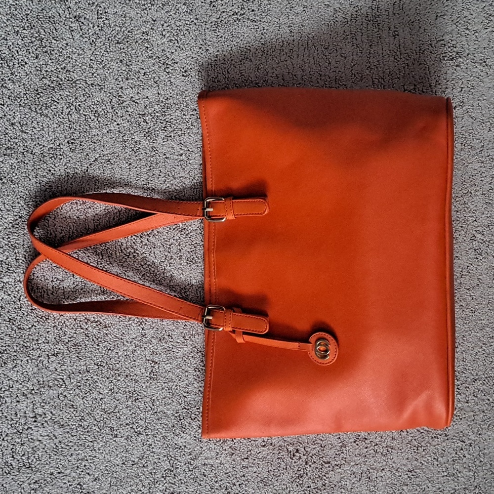 PAYLESS Tote